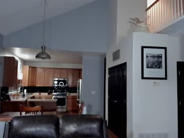 webcam couple derrick_and_brittany live cam image #1902387