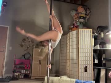 webcam girl iris_world live cam image #12047226