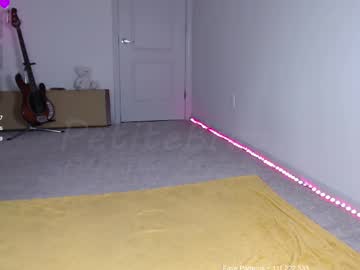 webcam girl petitebrat live cam image #12383214