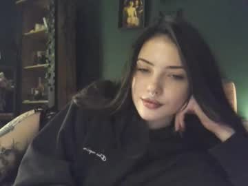 webcam girl bmwm5f90 live cam image #11842895