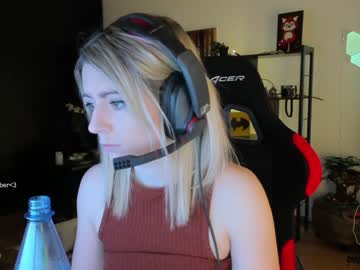 webcam girl kimilee22 live cam image #2211475