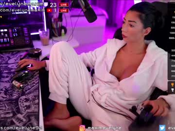 webcam girl evelyne92 live cam image #7515835