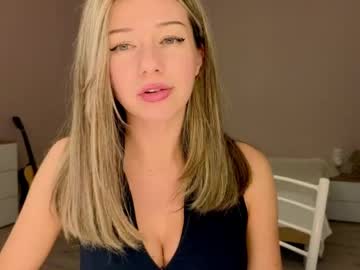 webcam girl lenamuti live cam image #11138388