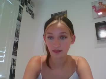 webcam girl avabear8 live cam image #9977210