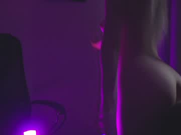 webcam girl yolandabertha live cam image #6153135