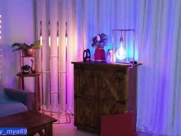 webcam girl kitty_mya69 live cam image #8695976