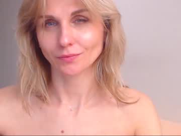 webcam girl lady_ada live cam image #869880