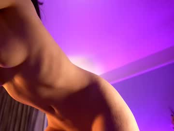 webcam girl littlee33 live cam image #11888720
