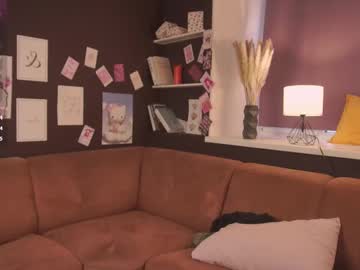 webcam girl lorettaaven live cam image #12162159