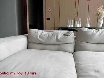 webcam girl carolinaherera live cam image #11431114