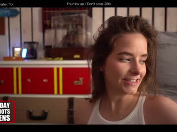 webcam girl hermione_potter_couple live cam image #3417540