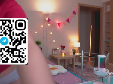 webcam girl tiny_miracle live cam image #9860690