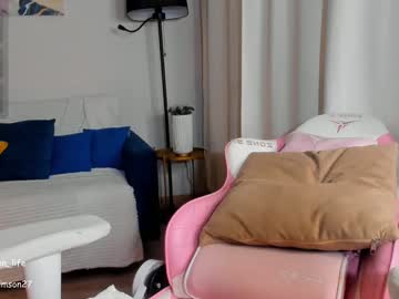 webcam girl crimson_baby live cam image #10789936