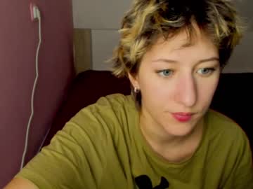 webcam girl adellqueen live cam image #3393569