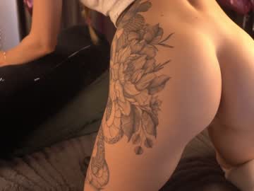 webcam girl golden_alinee live cam image #9218769