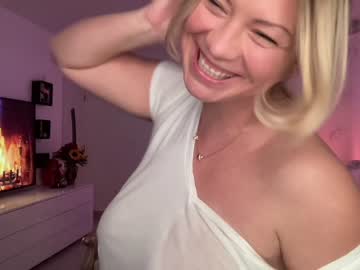 webcam girl kiradivine live cam image #682251