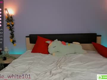 webcam girl foxhilary live cam image #2870785