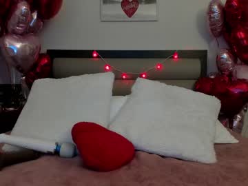 webcam girl carliescott_meow live cam image #1566922