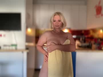 webcam girl kiradivine live cam image #6863031