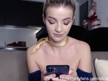 webcam girl smileyouarehere live cam image #1116399