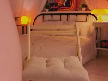 webcam girl uwunikaa live cam image #11862171