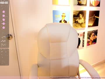 webcam girl little_effy18 live cam image #5474442