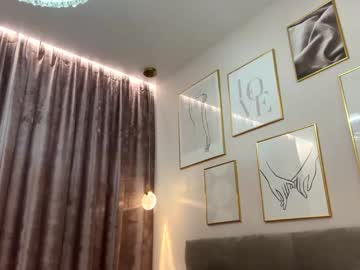 webcam girl elisa_moon live cam image #9495668