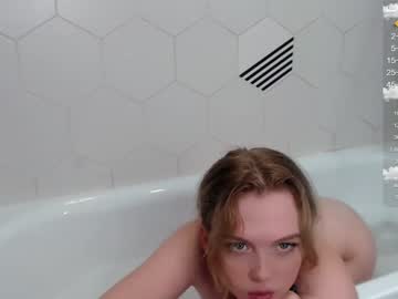 webcam girl small_blondee live cam image #3071755