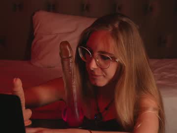 webcam girl girl_i_am live cam image #12783576