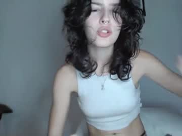 webcam girl frenchava live cam image #6201892