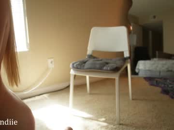 webcam girl bestblondiiecb live cam image #12858900