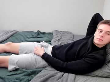 webcam man collegeboiaz live cam image #8869614