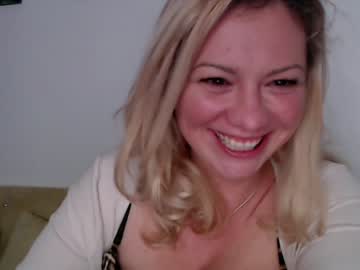 webcam girl kiradivine live cam image #2156471