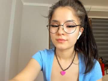 webcam girl akino_17 live cam image #1378943