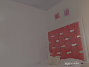 webcam girl nicolle_mitchelle live cam image #12826498