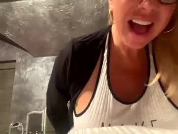 webcam girl hotmom2222 live cam image #6697202