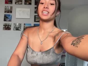 webcam girl gigglygianni live cam image #12278864