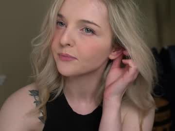 webcam girl lucydelovely live cam image #8730999