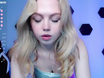webcam girl small_blondee live cam image #5221710