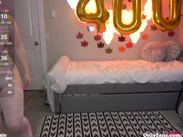 webcam girl fiery_redhead live cam image #10933435