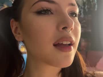 webcam girl bmwm5f90 live cam image #12939987
