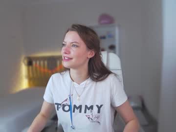 webcam girl pion_white live cam image #2031218