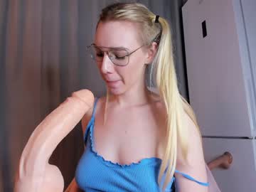 webcam girl nerdy_freyua live cam image #6606284