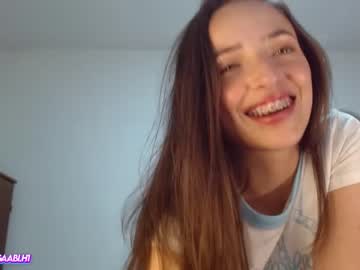 webcam girl gabrielaa_18 live cam image #4770490