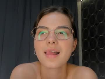 webcam girl laurawhitea live cam image #7181982