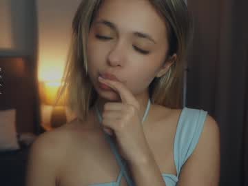 webcam girl mildredgarrett live cam image #11613162
