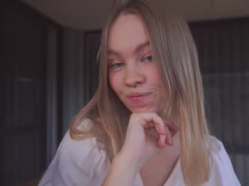 webcam girl bibi_it_is live cam image #6079444