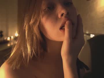 webcam girl bibi_it_is live cam image #2780141