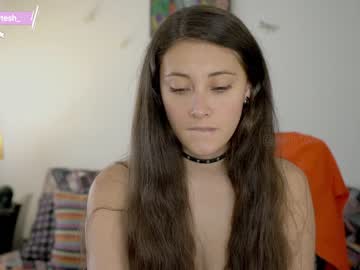 webcam girl kellytesh live cam image #3667411