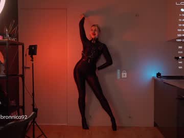 webcam girl bronnica live cam image #4387186